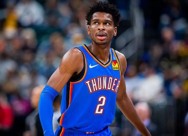 库嫂：库里说他想当高中校队教练没料到他会成为超巨 从没想过生活在聚光灯下