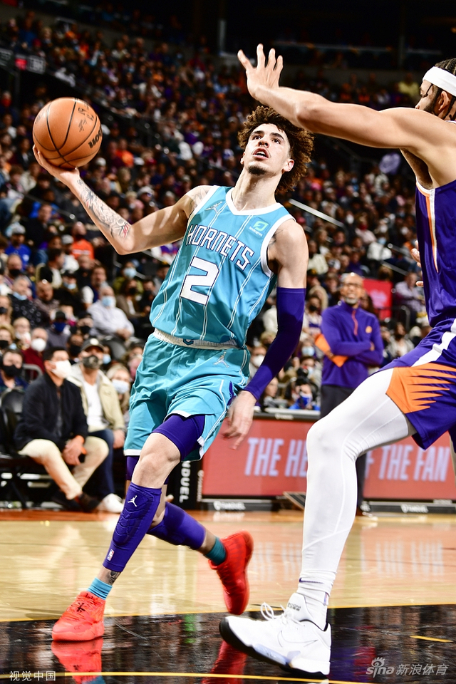 场角逐中 场角逐中