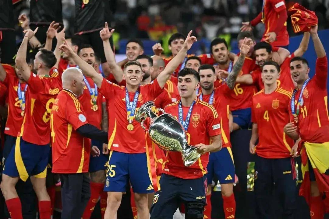 共度難關！哈維確認與巴薩續約至2025年.